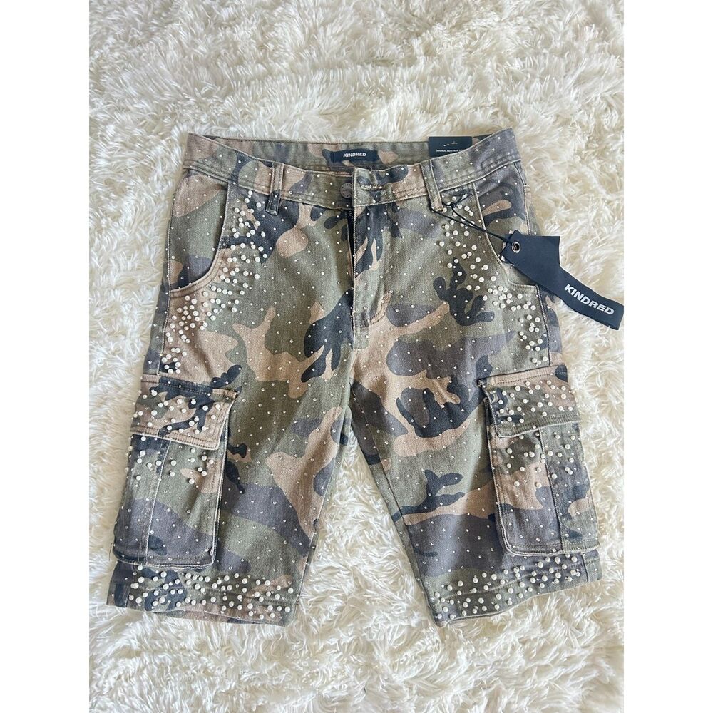 NWT Kindred Mens Size 30 Camo Pearl Rhinestone Studded Cargo Shorts Streetwear